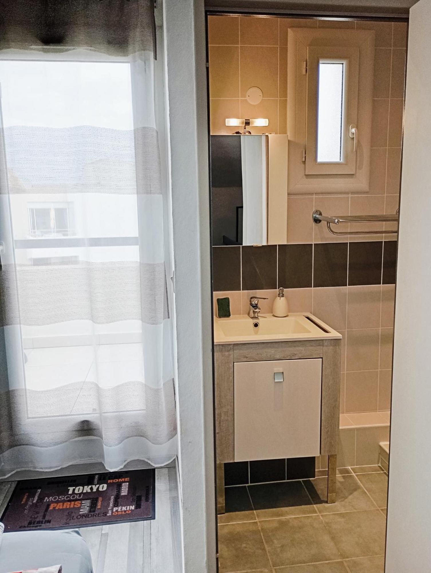 Grand Appartement Proche Port Et Plages, 6 A 8 Pers, 3 Chambres, Climatise 阿格德 外观 照片